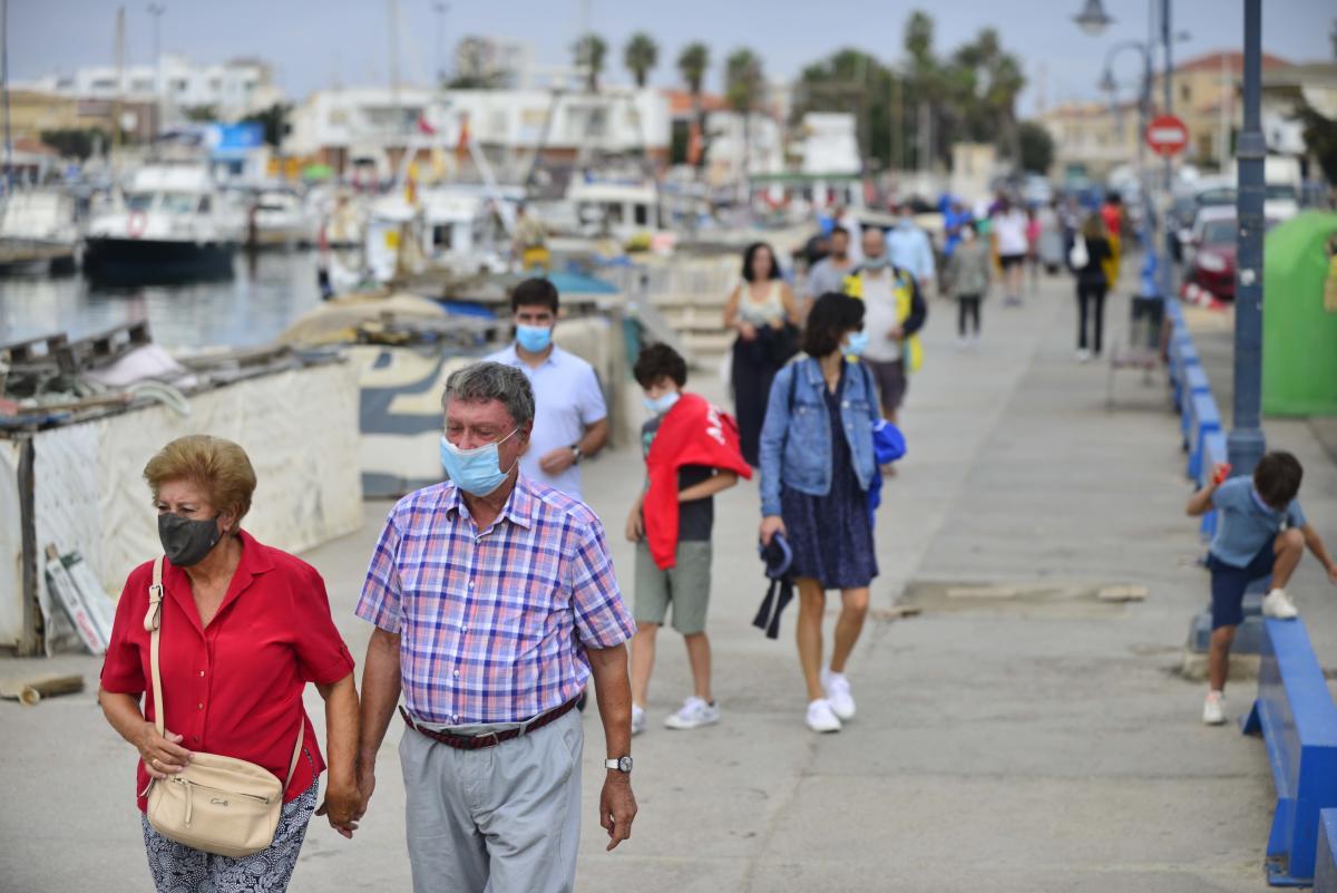 La Manga, más gente y menos servicios